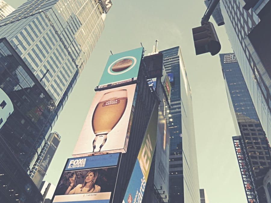 Photo "Paid Social Advertising: Targeting the Right People at the Right Time"