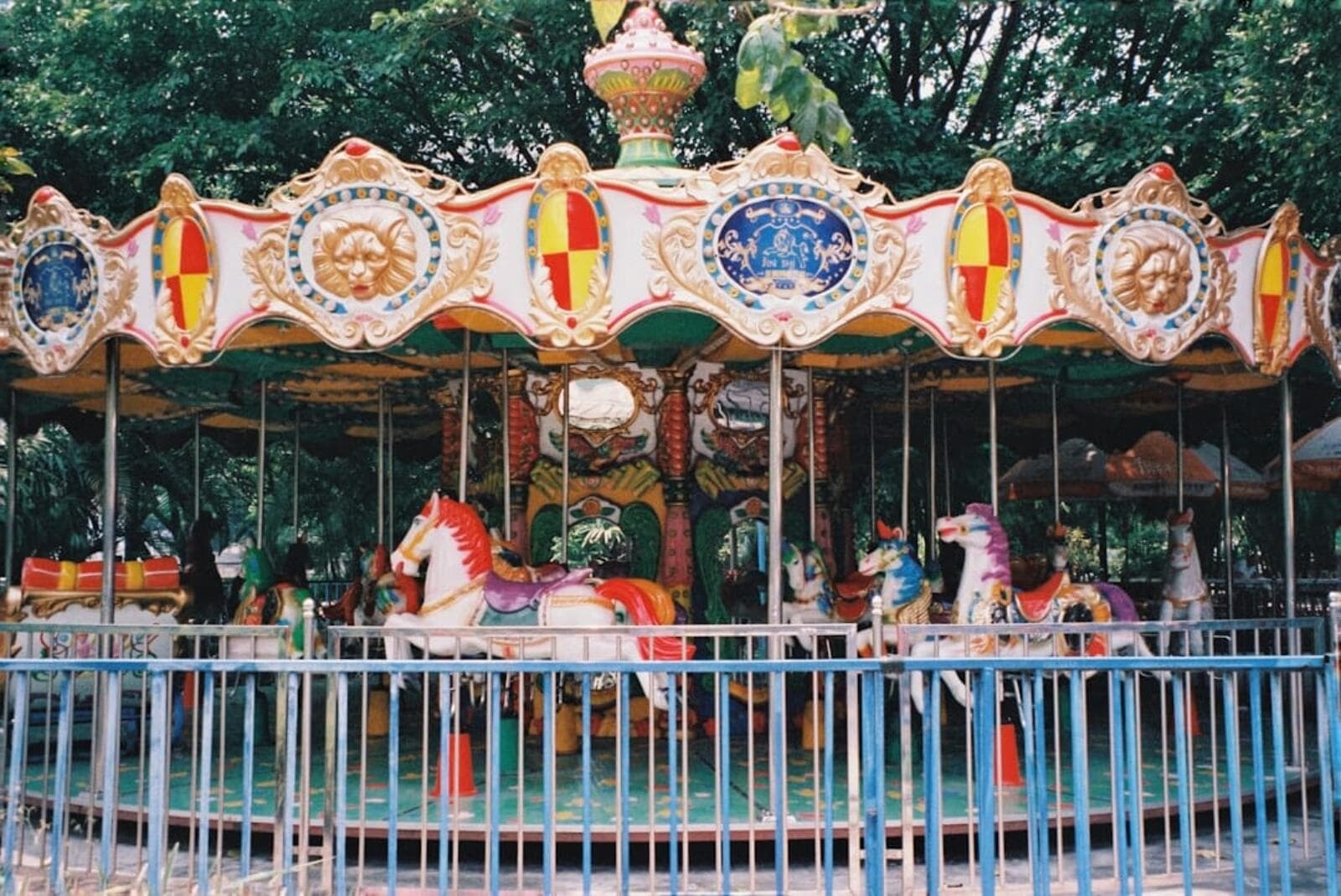 Photo cross‑sell carousel
