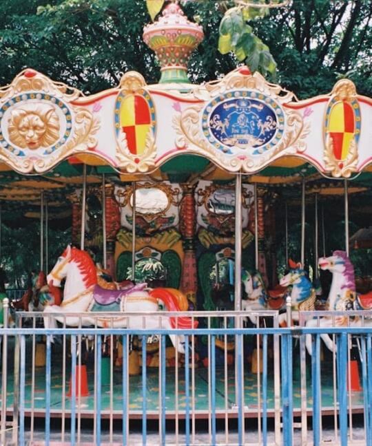 Photo cross‑sell carousel